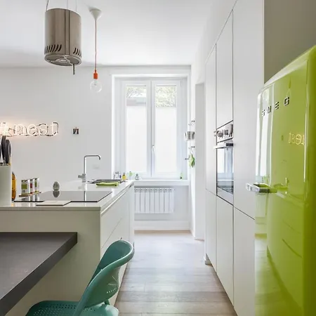 Green Shot - Garibaldi Area Apartment
